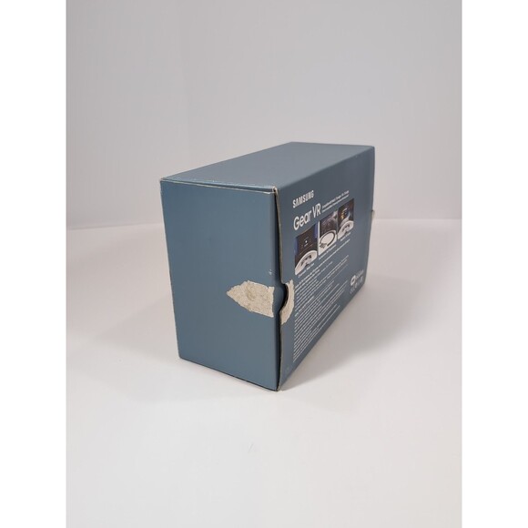 Samsung Gear VR Oculus Virtual Reality Headset SM-R322 New Open Box - Picture 4 of 7